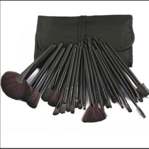 BRAND NEW 32 PIECE MAKEUP BRUSH SET